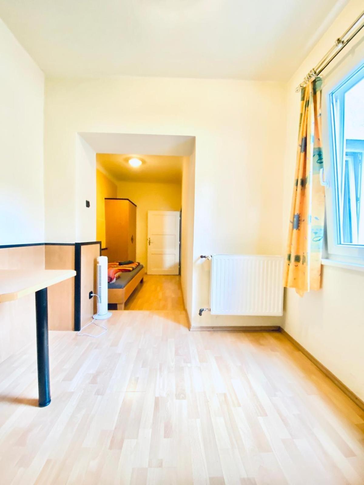 Affordable Central Rooms, 10-Min To Lugner City Вена Экстерьер фото