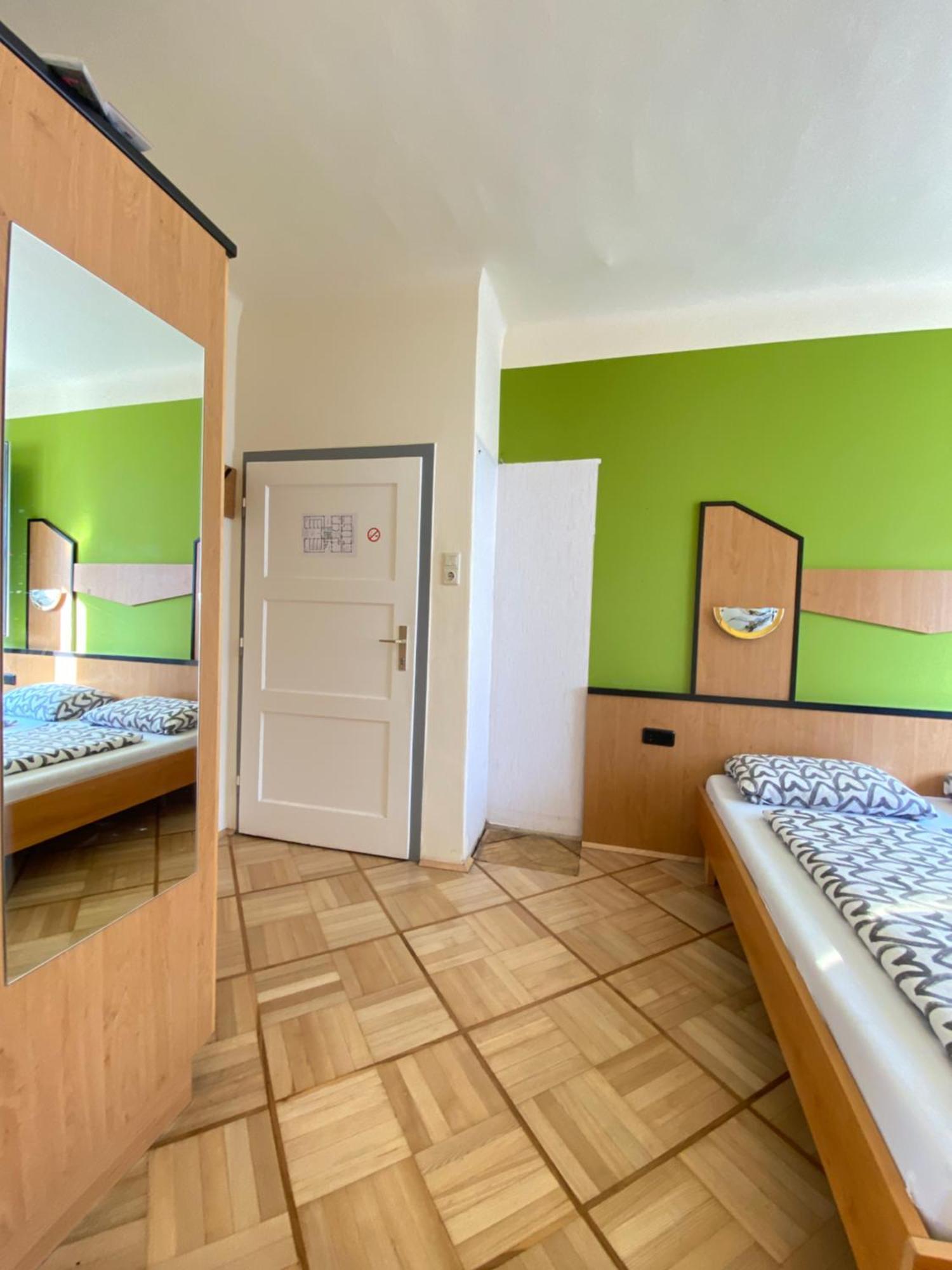 Affordable Central Rooms, 10-Min To Lugner City Вена Экстерьер фото