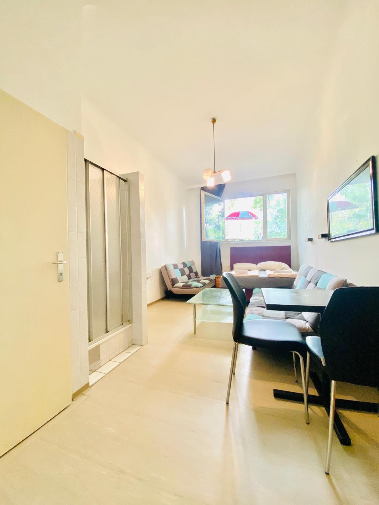 Affordable Central Rooms, 10-Min To Lugner City Вена Экстерьер фото