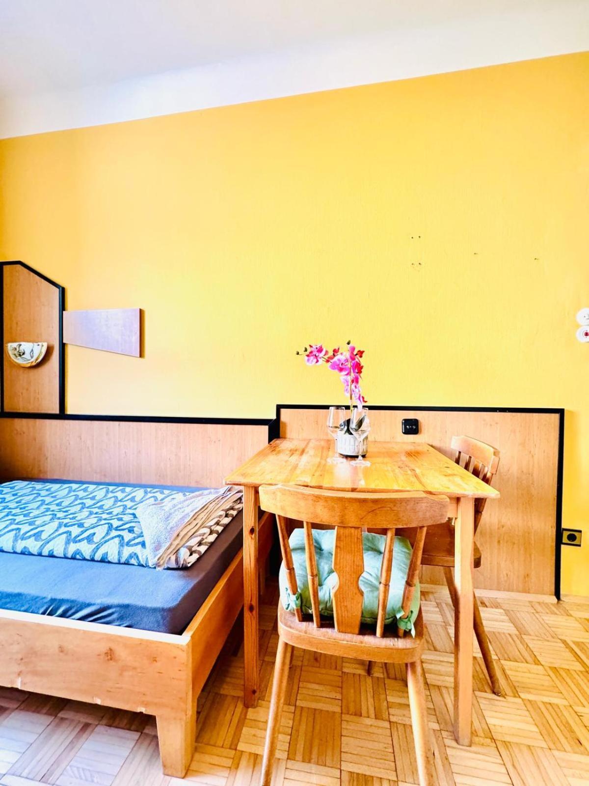 Affordable Central Rooms, 10-Min To Lugner City Вена Экстерьер фото