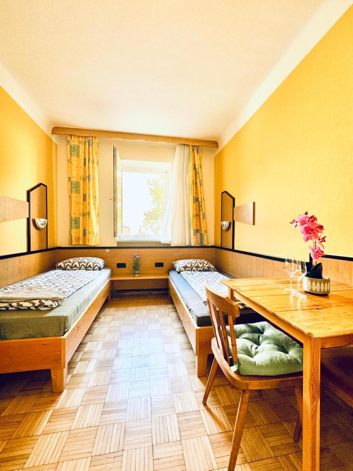 Affordable Central Rooms, 10-Min To Lugner City Вена Экстерьер фото
