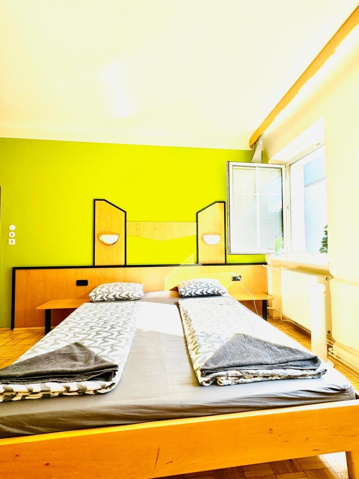 Affordable Central Rooms, 10-Min To Lugner City Вена Экстерьер фото
