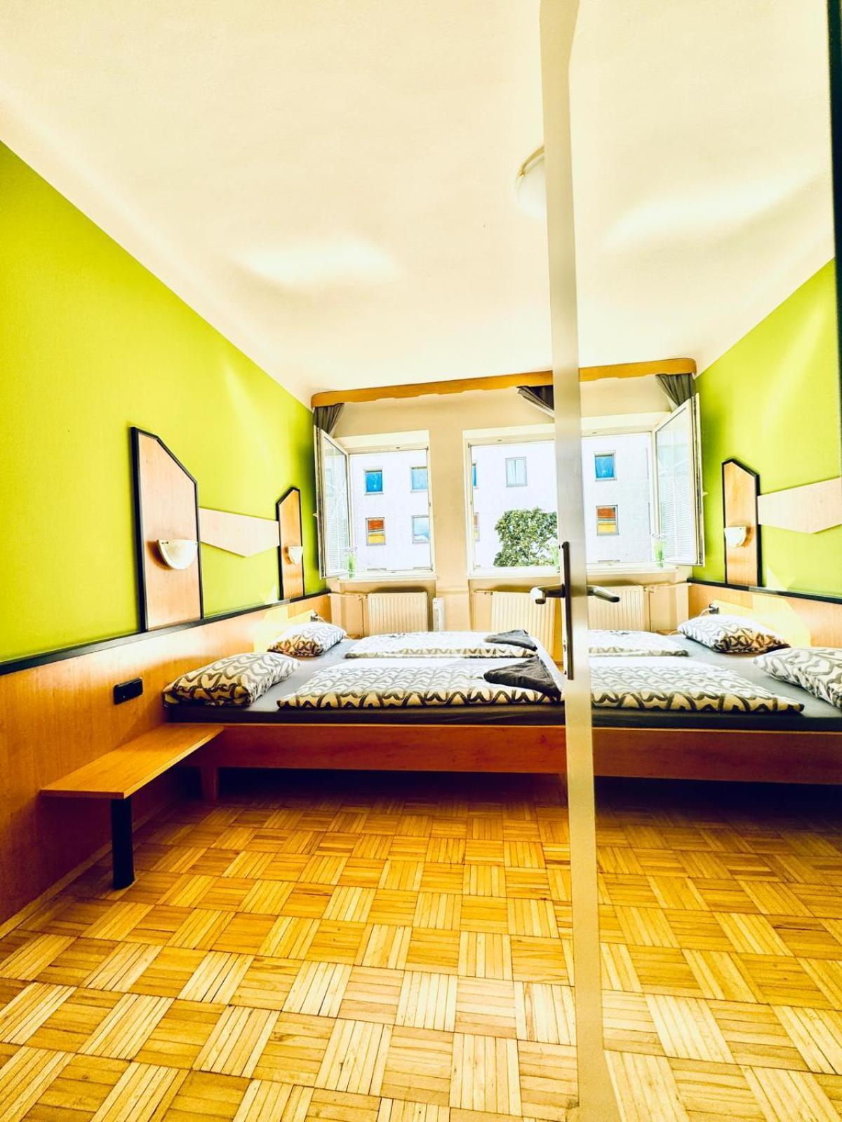 Affordable Central Rooms, 10-Min To Lugner City Вена Экстерьер фото