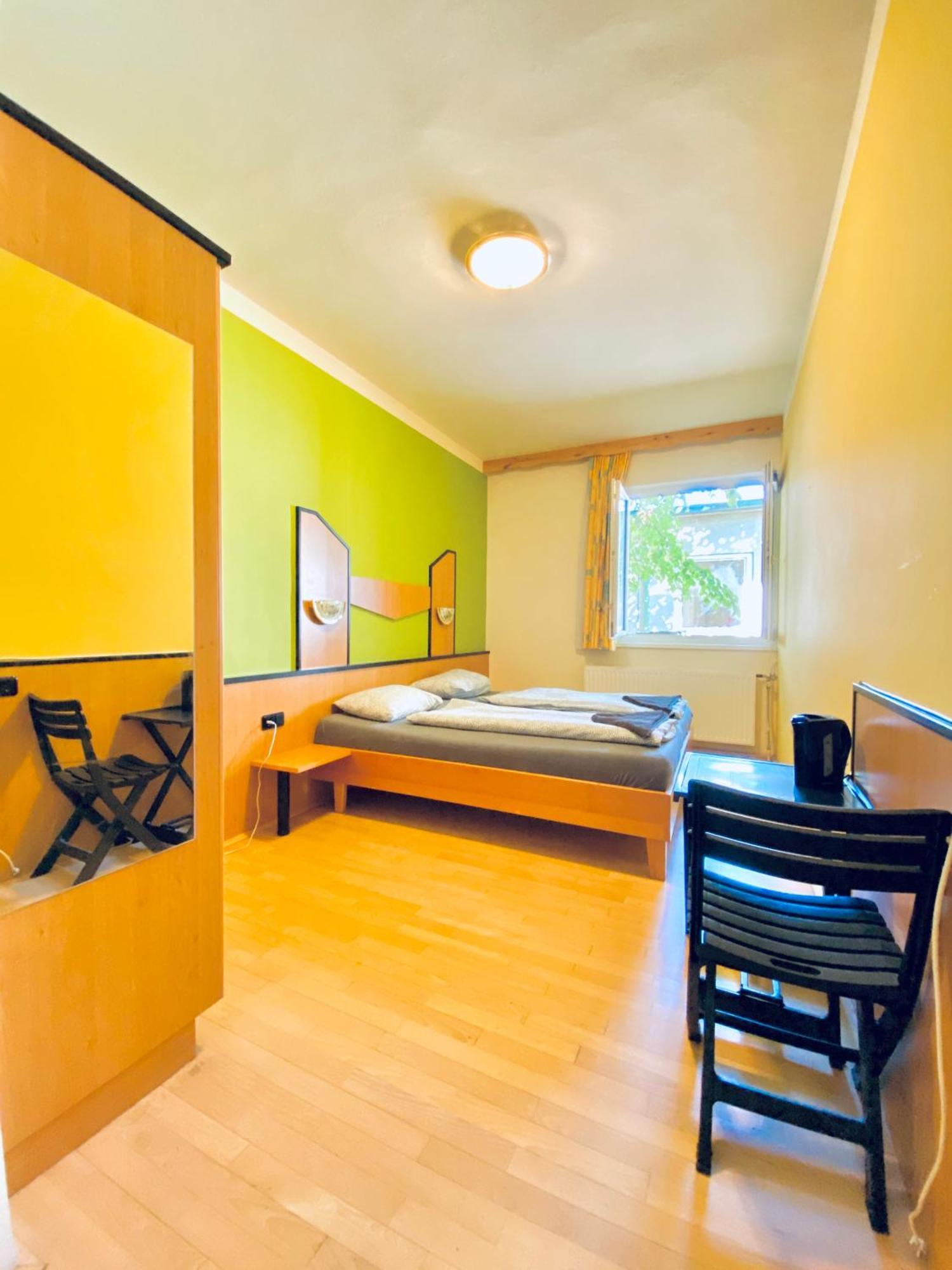 Affordable Central Rooms, 10-Min To Lugner City Вена Экстерьер фото