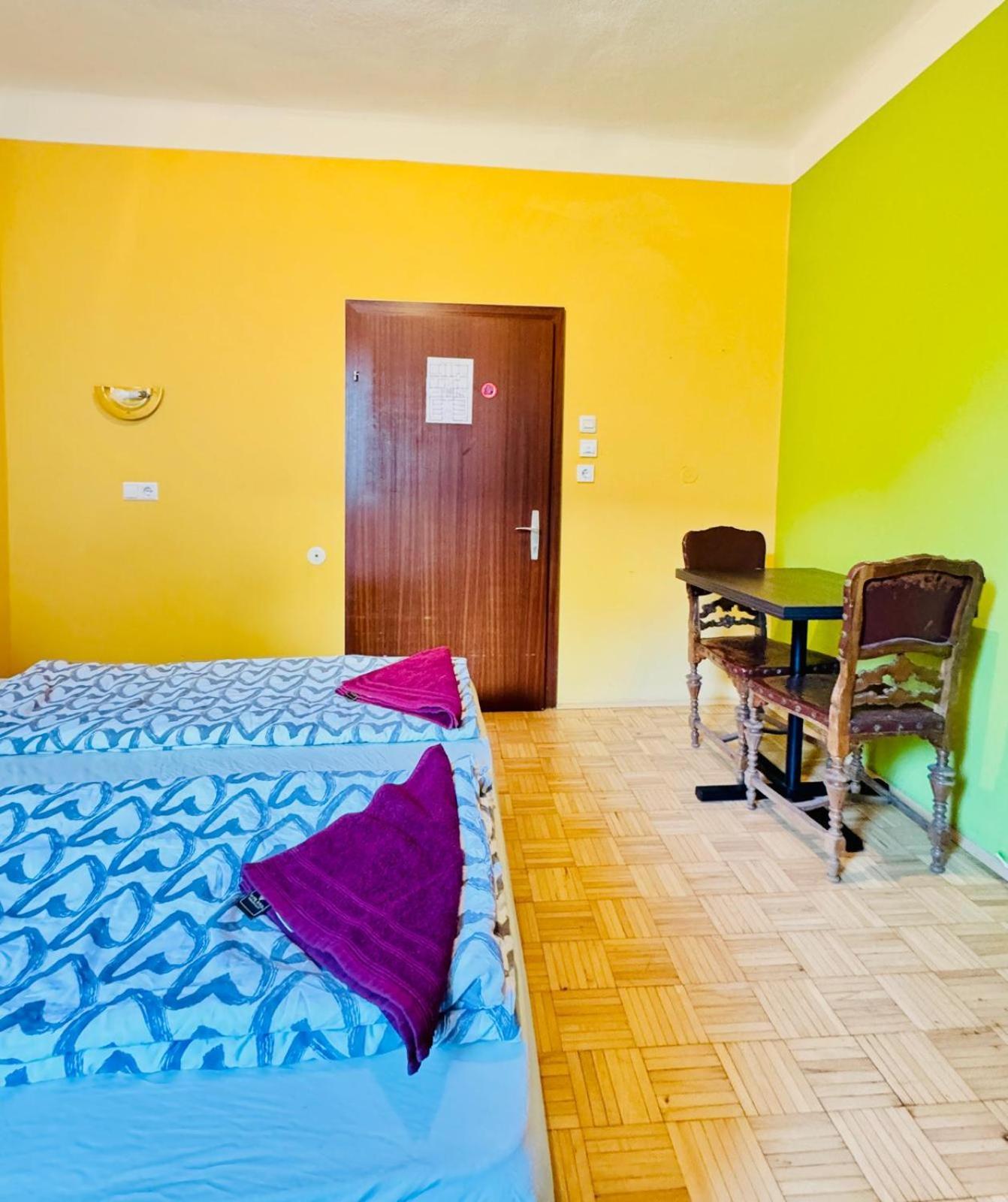 Affordable Central Rooms, 10-Min To Lugner City Вена Экстерьер фото