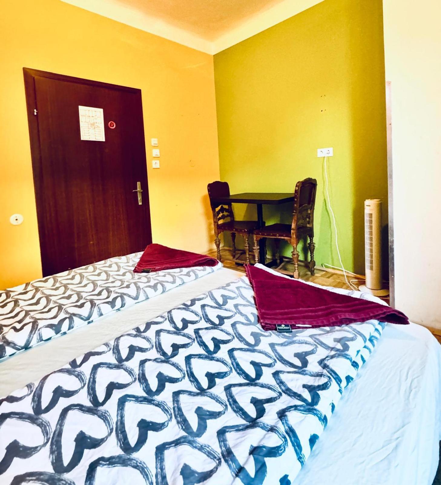 Affordable Central Rooms, 10-Min To Lugner City Вена Экстерьер фото