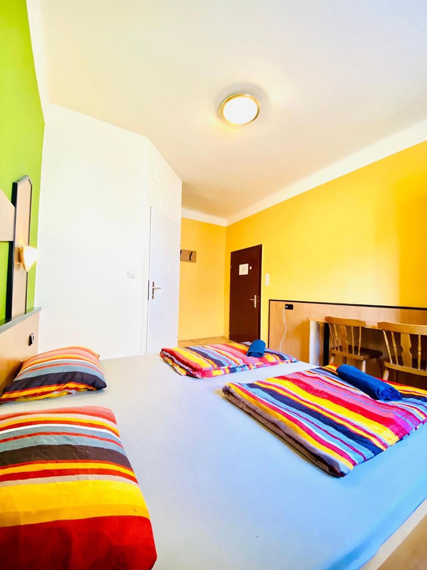 Affordable Central Rooms, 10-Min To Lugner City Вена Экстерьер фото